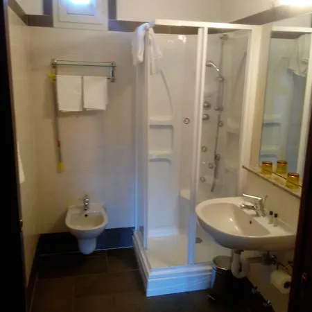 Hotel Azalea 3*
