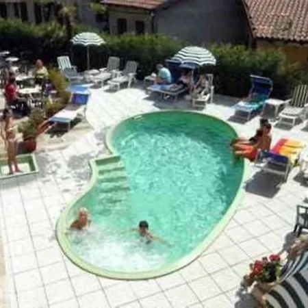 Hotel Azalea 3*